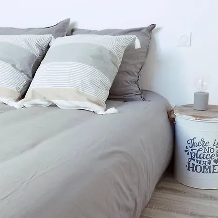 Tres Beau Neuf Et Fonctionnel Aux Portes Du Mans Et Du Circuit 度假居