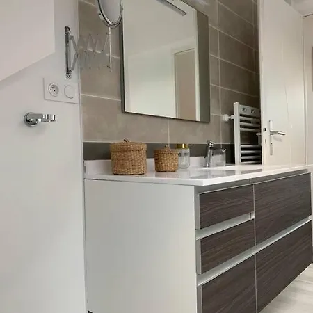 Tres Beau Neuf Et Fonctionnel Aux Portes Du Mans Et Du Circuit Teloché