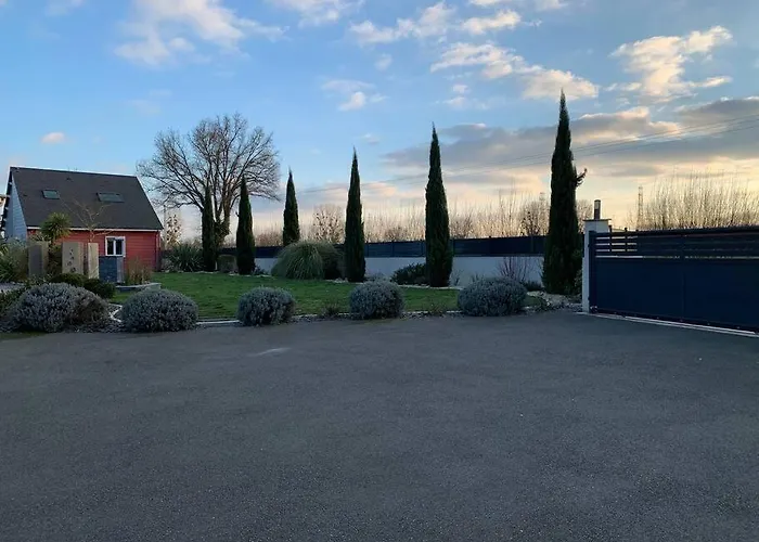 Prázdninový dům Tres Beau Neuf Et Fonctionnel Aux Portes Du Mans Et Du Circuit Teloché